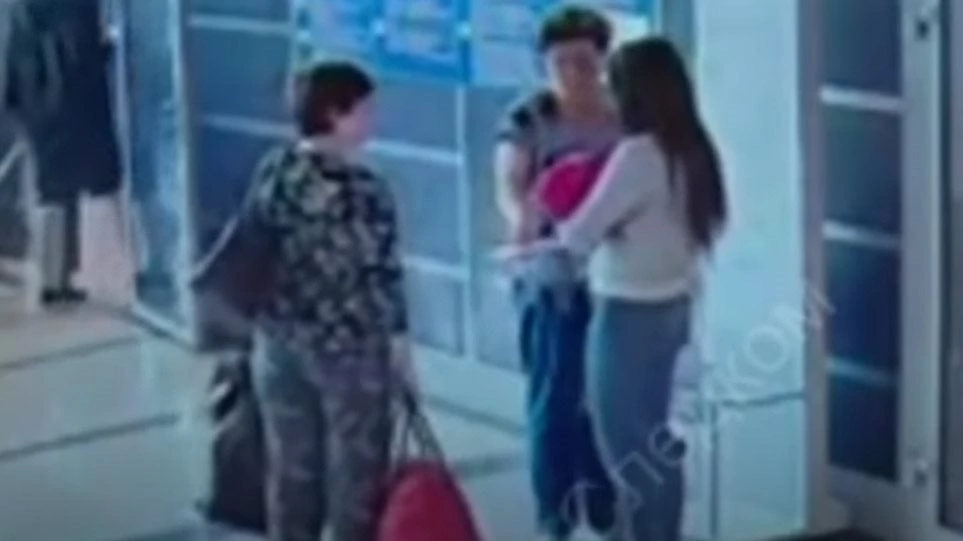 Συγκλονιστικό βίντεο: Ρωσίδα πουλά το μόλις εννέα ημερών μωρό της για 38 ευρώ